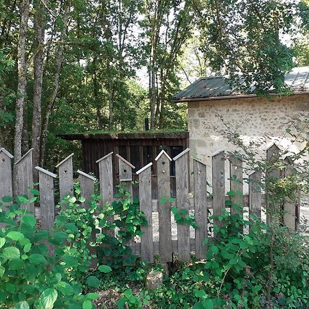 Le Gite De La Cabane De L'Oiseau Couze-et-Saint-Front Esterno foto