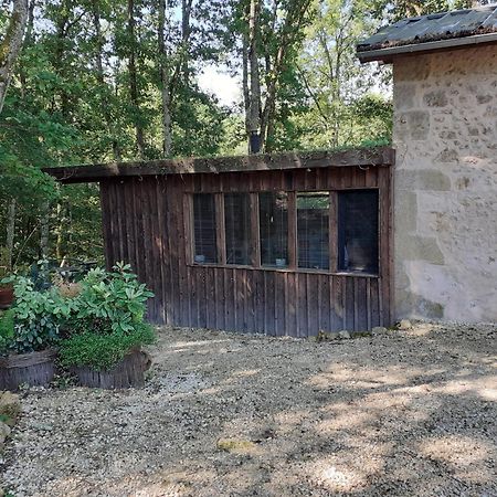 Le Gite De La Cabane De L'Oiseau Couze-et-Saint-Front Esterno foto