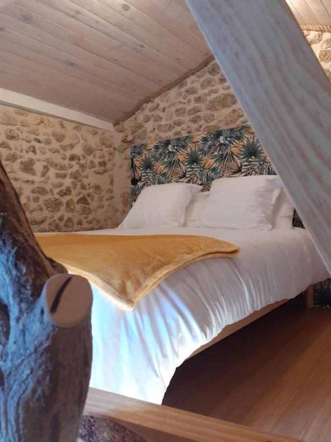 Le Gite De La Cabane De L'Oiseau Couze-et-Saint-Front Esterno foto