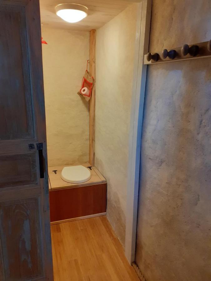 Le Gite De La Cabane De L'Oiseau Couze-et-Saint-Front Esterno foto