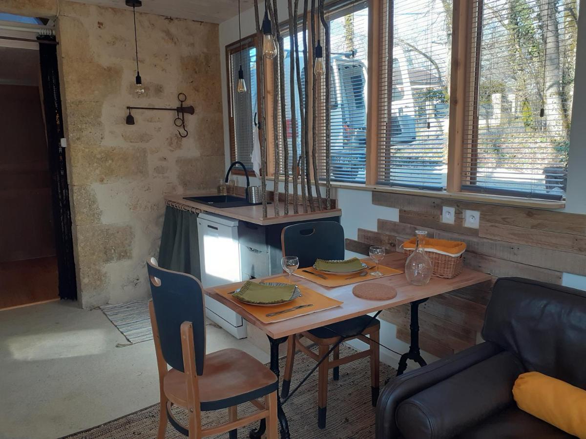 Le Gite De La Cabane De L'Oiseau Couze-et-Saint-Front Esterno foto