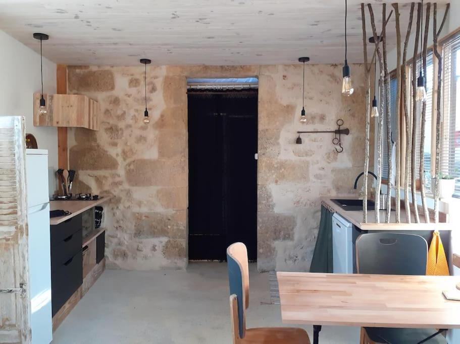 Le Gite De La Cabane De L'Oiseau Couze-et-Saint-Front Esterno foto