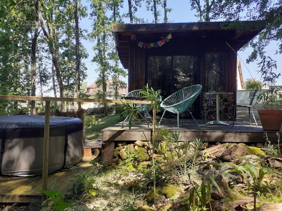 Le Gite De La Cabane De L'Oiseau Couze-et-Saint-Front Esterno foto