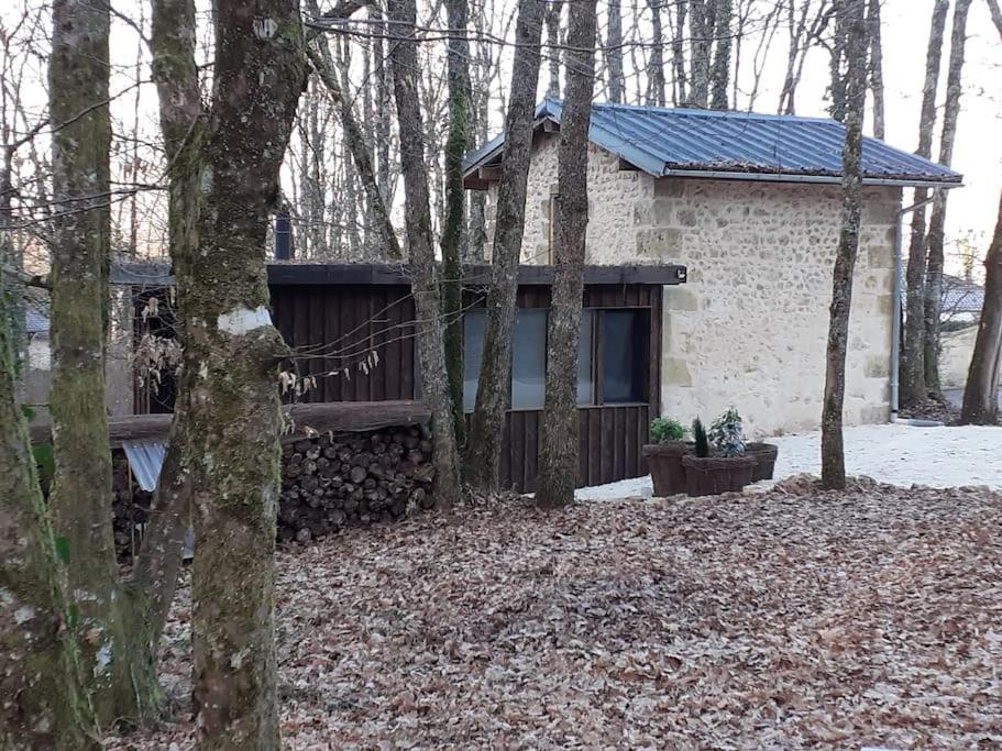 Le Gite De La Cabane De L'Oiseau Couze-et-Saint-Front Esterno foto